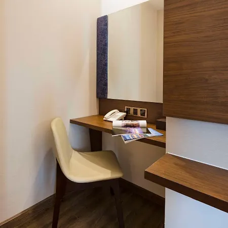 Vesna Hotel Nha Trang Exterior photo